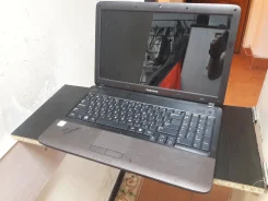 Samsung R540. 15.6", 2,5����, ��� 4 ��, ���� 320���, WiFi: 1, Bluetooth: 1, ����������� �� 2��. ����
