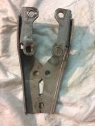 Крепление капота. Mitsubishi Dion, CR5W, CR6W, CR9W Двигатели: 4G63, 4G93, 4G94