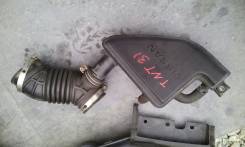 Патрубок воздухозаборника. Nissan X-Trail, NT31, TNT31 Двигатель QR25