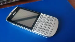 Nokia Asha 303. �/�
