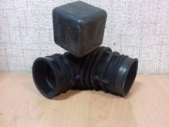 Патрубок воздухозаборника. Suzuki Escudo, TD94W, TD54W, TA74W Двигатель J20A