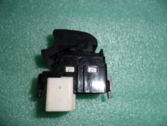 Кнопка стеклоподъемника. Toyota Corolla, ZZE122 Toyota Corolla Fielder, NZE124, ZZE124, ZZE123, ZZE122, CE121, NZE120, NZE121 Toyota Allex, NZE121, NZ...