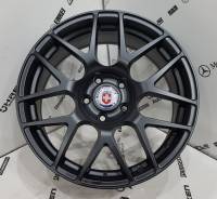 HRE P40. 7.5x17, 5x114.30, ET37, ЦО 73,1 мм.
