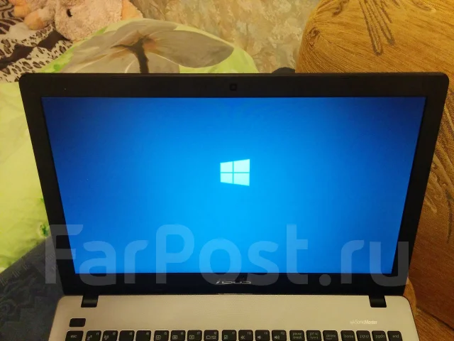 Asus X550CC. 15.6", 1,8����, ��� 6 ��, ���� 500���, WiFi: 1, Bluetooth: 1, ����������� �� 3��. ����