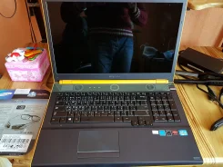 Samsung 700G7C-T02. 17.3", 2,4����, ��� 8 ��, ���� 1 000���, WiFi: 1, Bluetooth: 1, ����������� �� 4��. ����