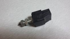 Концевик под педаль тормоза. Subaru: Alcyone, Forester, Legacy, Impreza, Outback, Exiga Двигатели: EG33D, EJ204, EJ205, EJ20A, EJ254, EJ255, EJ202, EJ...