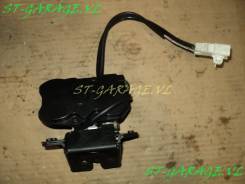 Замок крышки багажника. Toyota Wish, ANE11, ANE10, ZNE10, ZNE14 Toyota Caldina, ZZT241, AZT241, AZT246, ST246 Двигатели: 1ZZFE, 1AZFE, 1AZFSE, 3SGTE