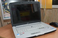Acer Aspire 5720G. 15.4", 1 500,0����, ��� 4 ��, ���� 500���, WiFi, ����������� �� 111��. ����