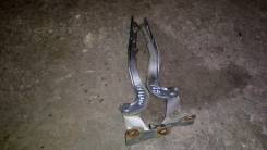 Крепление капота. Honda: Jazz, Airwave, City, Fit Aria, Fit, Partner Двигатели: L12A1, L12A3, L12A4, L13A1, L13A2, L13A5, L13A6, L15A1, L12A2, L13A3...