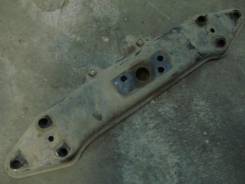 Балка под кпп. Subaru Forester, SG5 Двигатель EJ205