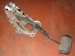 Педаль тормоза. Toyota: Corona, Caldina, Carina, Corona Premio, Carina E Двигатели: 3SFE, 3SFSE, 2C, 2CT, 4AFE, 4SFE, 7AFE, 3CE, 3SGE, 5EFE, 4AGE, 5AF...