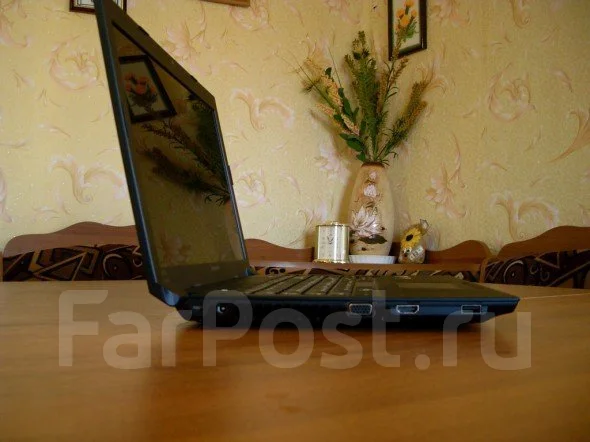Lenovo B570. 15.6", 1 800����, ��� 4 ��, ���� 350���, WiFi: 1, Bluetooth: 1, ����������� �� 4��. ����