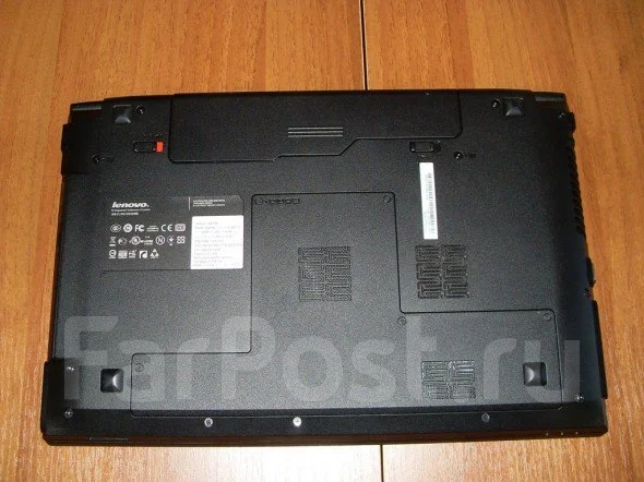Lenovo B570. 15.6", 1 800����, ��� 4 ��, ���� 350���, WiFi: 1, Bluetooth: 1, ����������� �� 4��. ����