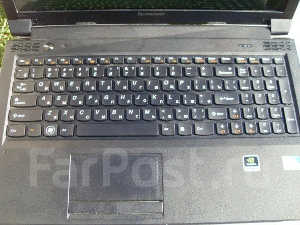 Lenovo B570. 15.6", 1 800����, ��� 4 ��, ���� 350���, WiFi: 1, Bluetooth: 1, ����������� �� 4��. ����