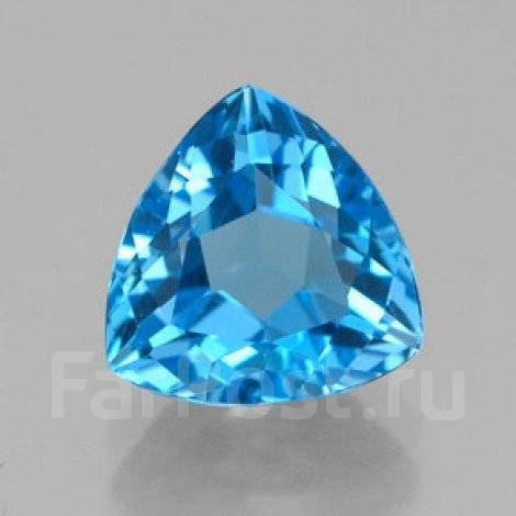 Голубой топаз женщинам. Голубой топаз неограненный. Голубой топаз джин. Топаз камень. Голубой топаз женщинам.