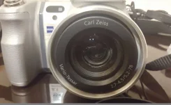 Sony Cyber-shot DSC-H9. 8 - 8.9 ��, ���: 14� � ����� ����