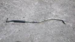 Упор капота. Honda Jazz Honda Fit, GD1, GD2 Двигатели: L12A1, L12A3, L12A4, L13A1, L13A2, L13A5, L13A6, L15A1, L13A