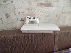 Sony PlayStation 3 Super Slim ����