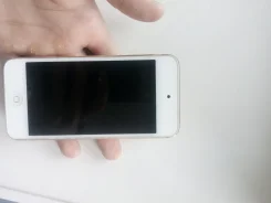 Apple iPod touch 6. ����