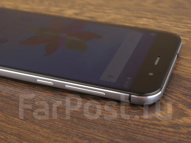 ZTE Blade X7. �/� ����