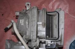 Корпус моторчика печки. Toyota: Corolla, Corolla Verso, Corolla Fielder, Allex, WiLL VS, Corolla Spacio, Corolla Runx Двигатели: 1NZFE, 3ZZFE, 1ZZFE...