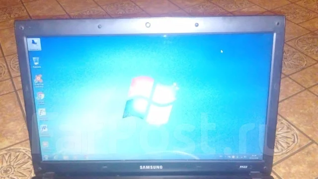 Samsung R522. 15.6", 2,1����, ��� 4 ��, ���� 150���, WiFi: 1, Bluetooth: 1, ����������� �� 2��. ����