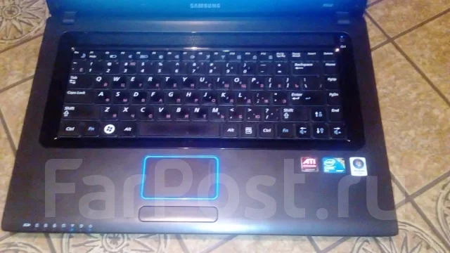 Samsung R522. 15.6", 2,1����, ��� 4 ��, ���� 150���, WiFi: 1, Bluetooth: 1, ����������� �� 2��. ����