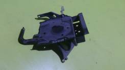 Кронштейн под аккумулятор. Honda Edix, ABA-BE4, BE4, ABABE4 Двигатель K20A