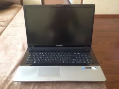 Samsung 300E7Z. 14", 2,1����, ��� 512 ��, ���� 465���, WiFi, Bluetooth, ����������� �� 14��.