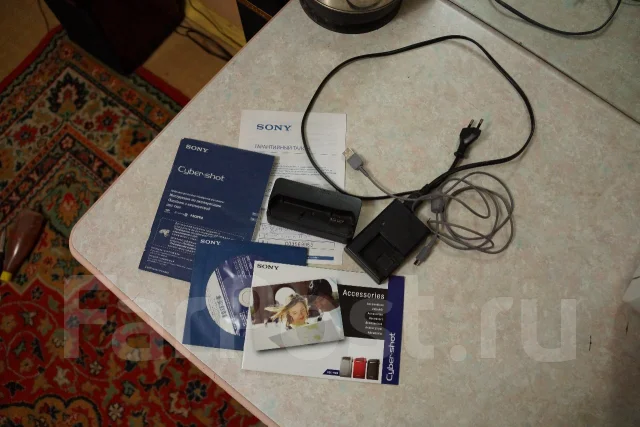 Sony Cyber-shot DSC-T500. 10 - 14.9 ��, ���: 10� ����