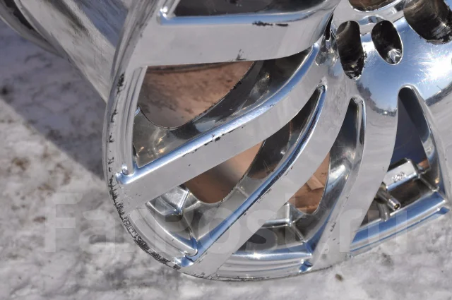 URAS. 9.0x18", 5x114.3, ET38, �� 70���. ����