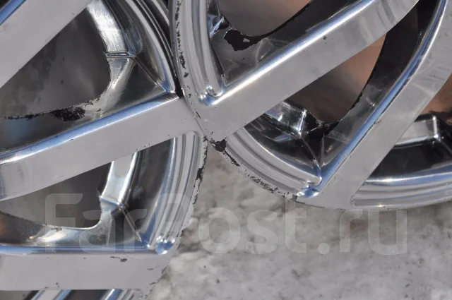 URAS. 9.0x18", 5x114.3, ET38, �� 70���. ����