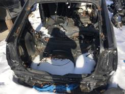 Задняя часть автомобиля. Toyota Prius, NHW20