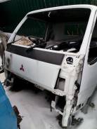 Кабина. Mitsubishi Canter