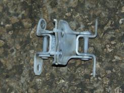 Крепление боковой двери. Toyota Gaia, SXM10, SXM15G, SXM10G, SXM15 Двигатель 3SFE