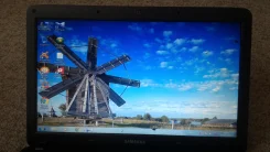 Samsung R525. 15.6", 2,2����, ��� 3072 ��, WiFi, Bluetooth