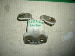 Крепление боковой двери. Mazda Demio, DW3W Двигатель B3E