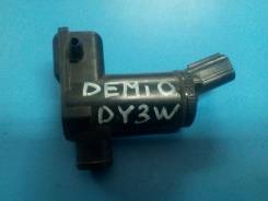Мотор бачка омывателя. Mazda Demio, DY5R, DY3R, DY5W, DY3W Mazda Verisa, DC5W, DC5R Двигатели: ZJVE, ZYVE