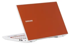 Samsung 300V5A. 15.6", 2,3����, ��� 4 ��, ���� 500���, WiFi: 1, Bluetooth: 1 ����