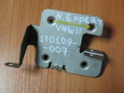 Крепление автомагнитоллы, Nissan Expert, VNW11, QG18DE, 2000г.