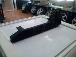 Крепление бампера. Toyota Hiace, KDH200V