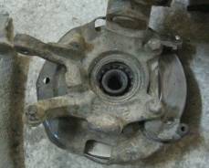 Кулак поворотный. Nissan Primera, P10, P10E