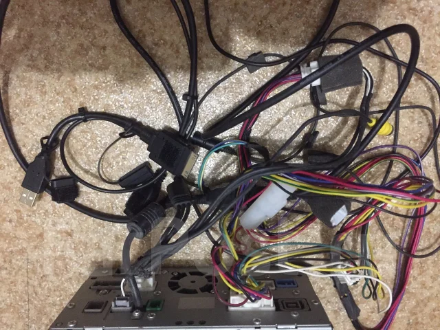Clarion MC313D-W ����