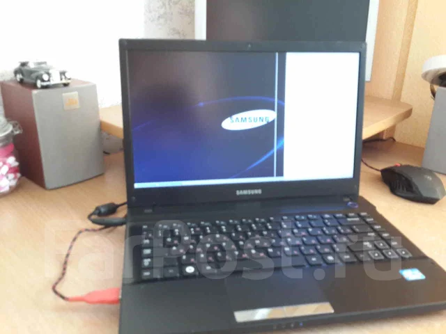 Samsung 300E4A. 14.1", 2,3����, ��� 4 ��, ���� 320���, WiFi: 1, Bluetooth: 1, ����������� �� 3��. ����