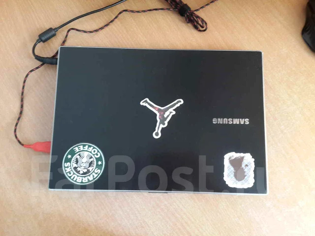 Samsung 300E4A. 14.1", 2,3����, ��� 4 ��, ���� 320���, WiFi: 1, Bluetooth: 1, ����������� �� 3��. ����