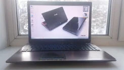 Asus X53S. 15.6", 2,4����, ��� 8 ��, ���� 500���, WiFi: 1, Bluetooth: 1 ����