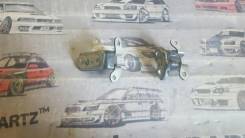 Крепление боковой двери. Toyota: Wish, XA, Land Cruiser, Highlander, Land Cruiser Prado, Hilux Surf, Kluger V, ist, Mark II Wagon Blit, Verossa, Passo...