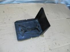 Крепление аккумулятора. Subaru Legacy Lancaster, BH9, BHE Subaru Legacy, BE5, BE9, BEE, BH5, BH9, BHE Двигатели: EJ25, EZ30, EJ20, EJ201, EJ202, EJ203...