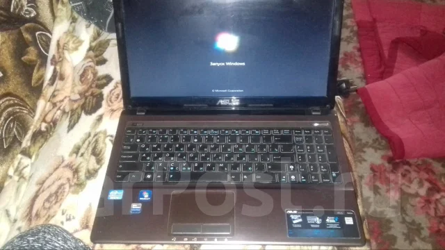 Asus K53E. ��� 512 ��, ���� 512���, WiFi: 1, Bluetooth: 1, ����������� �� 7��. ����