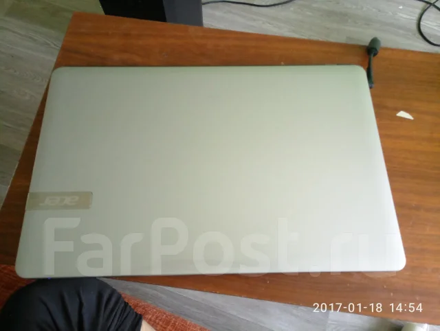 Acer Aspire E1-772G. 17.3", 2,4����, ��� 4 ��, ���� 500���, WiFi: 1, Bluetooth: 1, ����������� �� 5��. ����